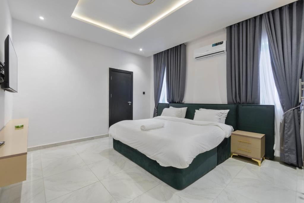 Villa Toscana Luxe Gra Port Harcourt Exterior photo
